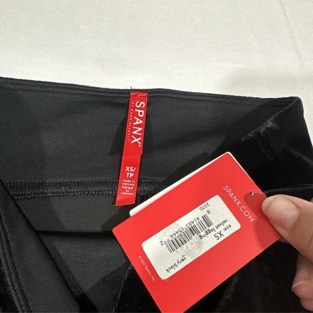 NWT $98 Spanx [ XS ] Velvet Leggings in Very Black #5621‎